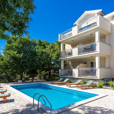 2 Bedroom Beautiful Apartment In Pinezici Экстерьер фото