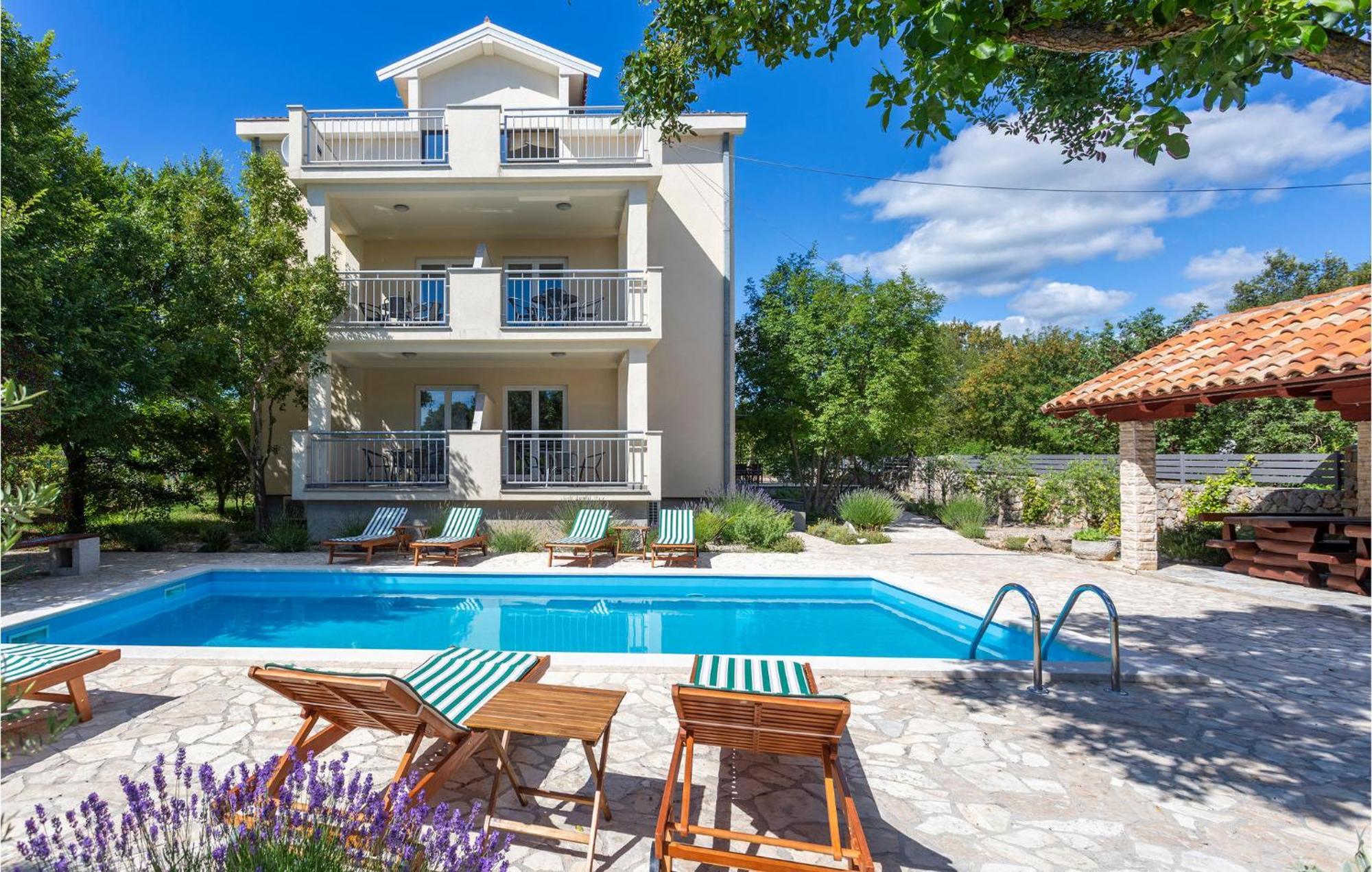 2 Bedroom Beautiful Apartment In Pinezici Экстерьер фото