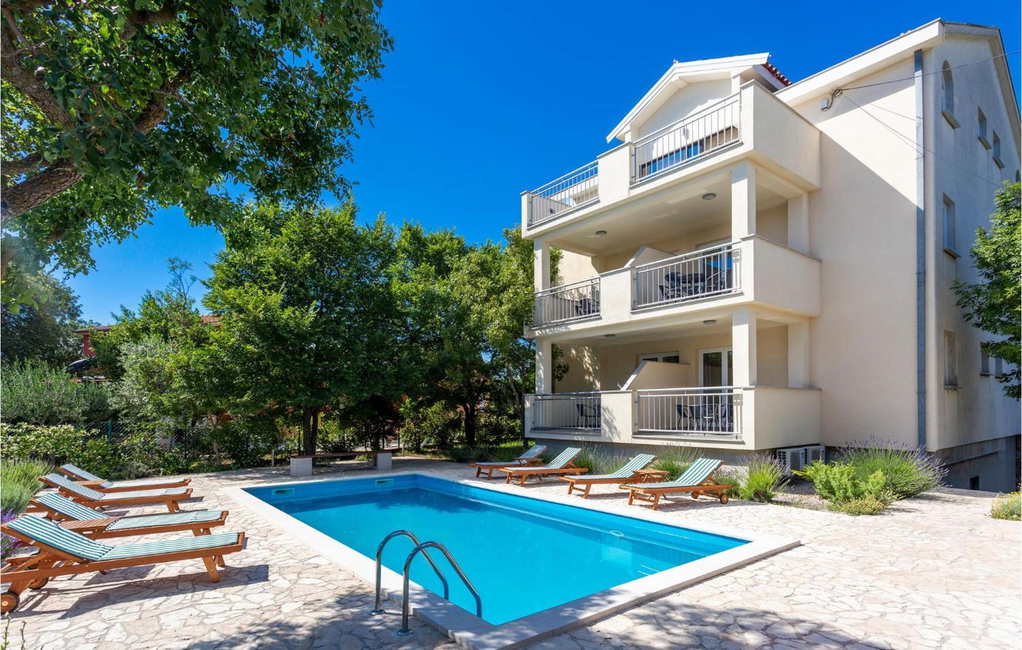 2 Bedroom Beautiful Apartment In Pinezici Экстерьер фото